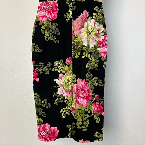 Bernie Dexter Ruby 50s Pencil Dress in Black Floral Dark Tea Room Print XS - Picture 8 of 12